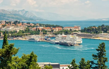 لقطة لمدينة سبليت الساحلية في كرواتيا