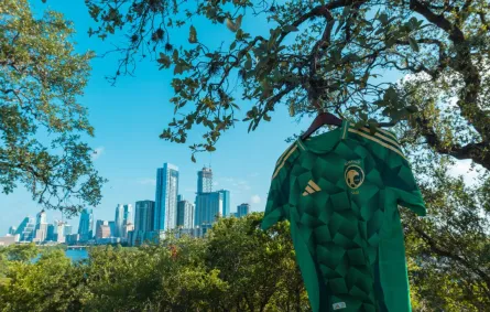 يلتقي المنتخب السعودي بنظيره الأمريكي، على ملعب "Q2" في مدينة أوستن بولاية تكساس الأمريكية