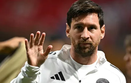 ليونيل ميسي في ملعب مرسيدس بنز في أتلانتا (Lionel Messi at the Mercedes-Benz stadium in Atlanta). مصدر الصورة: Paul ELLIS / AFP