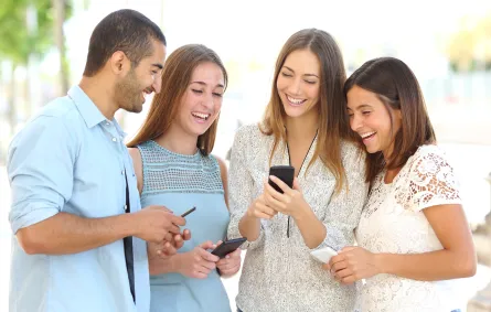 اهتمامات الشباب وشخصياتهم