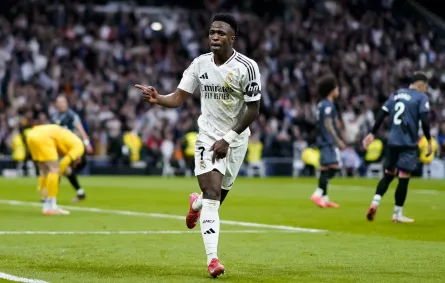 فينيسيوس جونيور في الدوري السعودي أم ريال مدريد سيجدد العقد مع لاعبه - الصورة من حساب فيني جونيور على منصة إكس