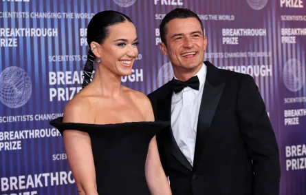 كاتي بيري وأورلاندو بلوم في متحف أكاديمية السينما في لوس أنجلوس، كاليفورنيا (Katy Perry and Orlando Bloom at the Academy Museum of Motion Pictures in Los Angeles, California). مصدر الصورة: Anna Webber/Variety via Getty Images