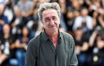باولو سورنتينو في النسخة 77 من مهرجان كان السينمائي في كان ، جنوب فرنسا (Paolo Sorrentino at the 77th edition of the Cannes Film Festival in Cannes, southern France). مصدر الصورة: Sameer Al-Doumy / AFP