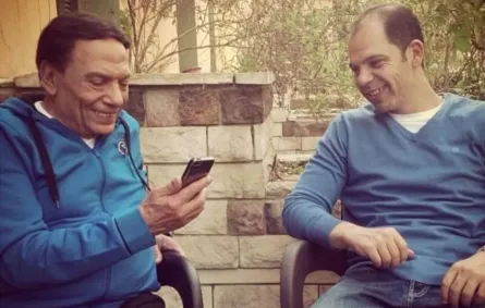 رامي إمام مع والده عادل إمام- الصورة من حساب رامي على إنستغرام