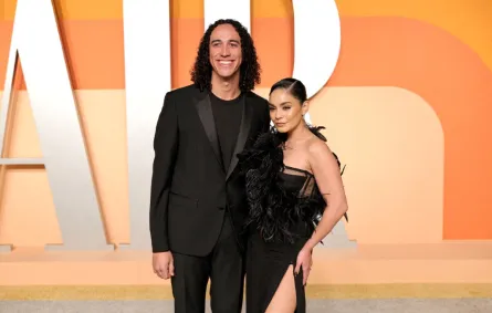 فانيسا هادجنز وكول تاكر في كاليفورنيا (Vanessa Hudgens and Cole Tucker in California). مصدر الصورة: Neilson Barnard / GETTY IMAGES NORTH AMERICA / Getty Images via AFP