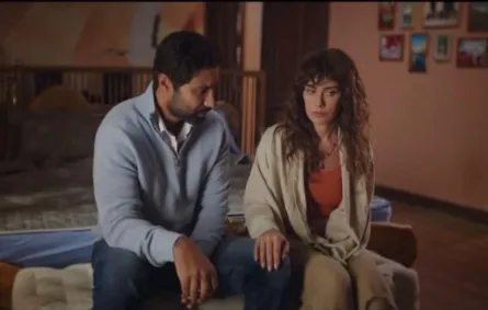 صبا مبارك وكريم فهمي في مشهد من مسلسل 220 يوم - الصورة من المركز الإعلامي للفنانة صبا مبارك