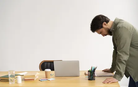 كيف نخدع أنفسنا لنقبل بوظيفة لا نُحبها؟