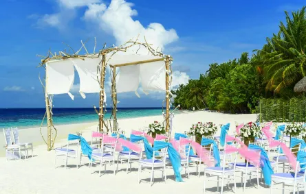 حفل زفاف صيفي على الشاطئ