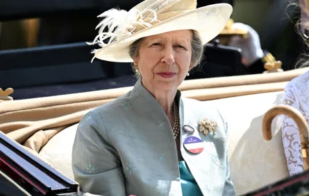 الأميرة آن في مضمار سباق أسكوت في أسكوت، إنجلترا (Princess Anne at Ascot Racecourse in Ascot, England). مصدر الصورة: Samir Hussein/WireImage