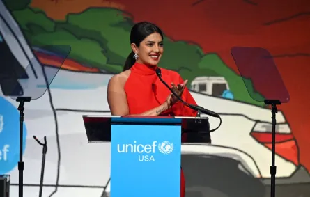 بريانكا شوبرا في حفل منظمة اليونيسف في نيويورك عام 2019- Priyanka Chopra at 15th Annual UNICEF Snowflake Ball 2019 in New York City- مصدر الصورة Noam Galai / GETTY IMAGES NORTH AMERICA / Getty Images via AFP