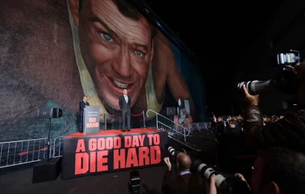 تكريم فيلم Die Hard لبروس ويليس في كاليفورنيا - Bruce Willis attend the Twentieth Century Fox Celebrates 25 Years Of "Die Hard" event at California- مصدر الصورة Jason Kempin / GETTY IMAGES NORTH AMERICA / Getty Images via AFP
