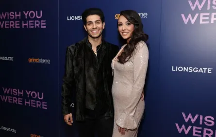 مينا مسعود وإميلي شاه Mena Massoud and Emily Shah  - مصدر الصورة JAMIE MCCARTHY / GETTY IMAGES NORTH AMERICA / Getty Images via / AFP