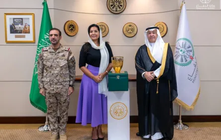 الأميرة ريما بنت بندر بن سلطان بن عبدالعزيز خلال زيارة الملحقية العسكرية السعودية في واشنطن - الصورة من موقع وزارة الدفاع السعودية