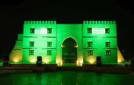 تزيين معالم جدة بالإضاءة الخضراء