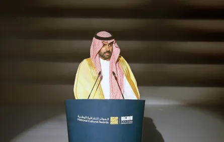 الأمير بدر بن عبد الله بن فرحان آل سعود، وزير الثقافة خلال إلقاء كلمته