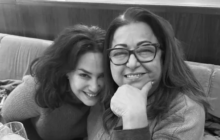 هند صبري مع والدتها الراحلة- الصورة من حسابها على فيسبوك