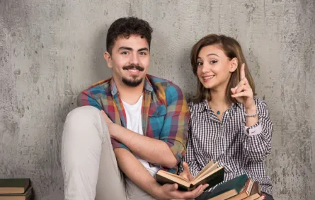 العلاقات العاطفية ظاهرة شائعة بين طلاب الجامعات