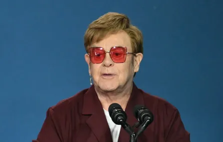 إلتون جون في نيويورك ( Elton John in New York). مصدر الصورة: ANGELA WEISS / AFP