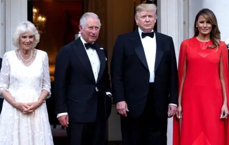الرئيس دونالد ترامب وميلانيا ترامب والأمير تشارلز وزوجته كاميلا دوقة كورنوال (President Donald Trump and Melania Trump, Prince Charles and his wife Britain's Camilla, Duchess of Cornwall). مصدر الصورة: Niklas HALLE'N / AFP