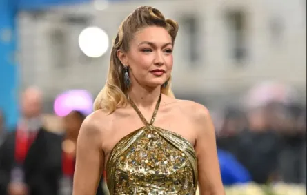 جيجي حديد في حفل ميت غالا 2025 ( Gigi Hadid at the Met Gala 2025 ). مصدر الصورة: ANGELA WEISS / AFP