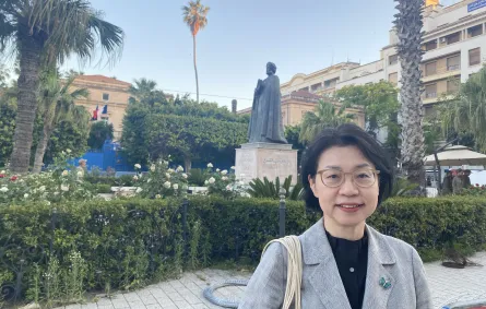 صورة د. د.كيم جونغ آه