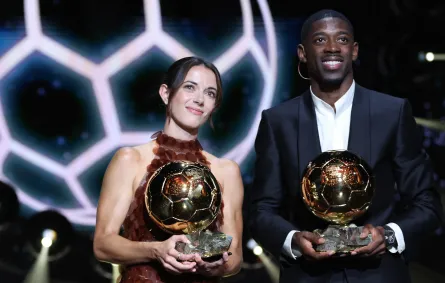 ديمبلي وبونماتي- Paris Saint-Germain's French forward Ousmane Dembele and Barcelona's Spanish midfielder and Ballon d’Or 2024 winner Aitana Bonmati pose after receiving the Ballon d'Or awards during the 2025 Ballon d'Or France Football award ceremony at the Theatre du Chatelet in Paris on September 22, 2025. (Photo by Franck FIFE / AFP)