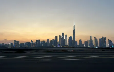 مدينة دبي. الصورة من موقع unsplash