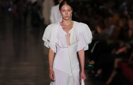 من عرض فيفيان ويستوود Vivienne Westwood لربيع وصيف 2026 الصورة من Launchmetrics/Spotlight ©