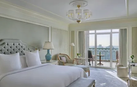 غرفة جذابة في فور سيزونز نايل بلازا (الصورة من صفحة fscaironp الرسمية على إنستغرام) 