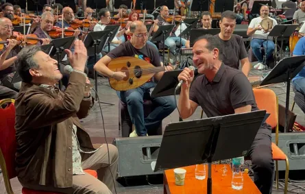 محمد ثروت وهاني شاكر أثناء تقديم بروفات دويتو بلدي- الصورة من المركز الإعلامي للفنان محمد ثروت 