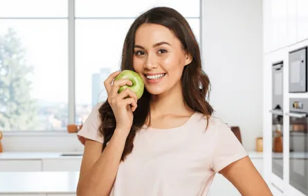 أسباب مهمة لتناول تفاحة قبل النوم