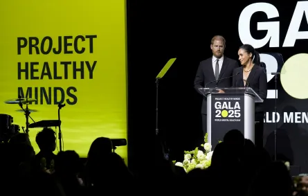 الأمير هاري وميغان ماركل خلال كلمتهما في حفل Project Healthy Minds بمناسبة اليوم العالمي للصحة النفسية- مصدر الصورة Ilya S. Savenok / GETTY IMAGES NORTH AMERICA / Getty Images via AFP