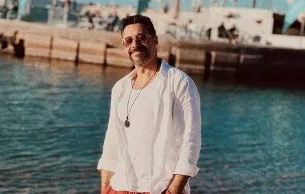 لماذا بكى أحمد السعدني في العرض الخاص لفيلم ولنا في الخيال حب؟