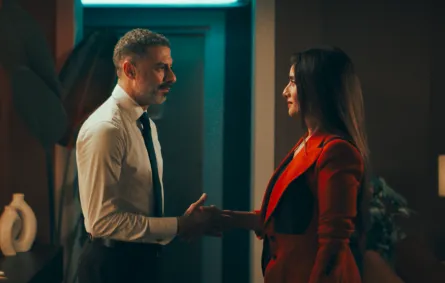 زينة ومحمد فراج في مسلسل ورد وشوكولاته  - الصورة من المركز الإعلامي للمسلسل