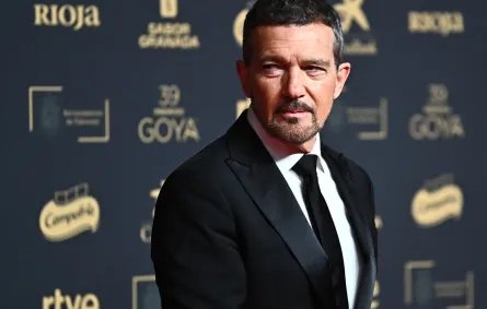 أنطونيو بانديراس في غرناطة، جنوب إسبانيا (Antonio Banderas in Granada, southern Spain). مصدر الصورة: JORGE GUERRERO / AFP (1) أنطونيو بانديراس في غرناطة، جنوب إسبانيا (Antonio Banderas in Granada, southern Spain). مصدر الصورة: JORGE GUERRERO / AFP