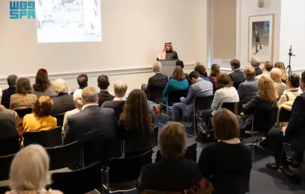 مكتبة الملك عبدالعزيز العامة تطلق معرضًا مصوّرًا يضم صورًا تاريخية نادرة - الصورة من واس