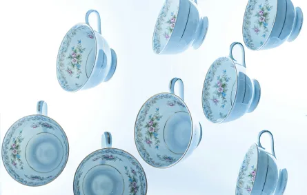 طقم من فناجين الشاي