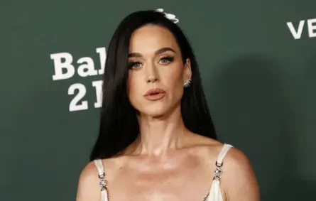 كاتي بيري في مركز باسيفيك ديزاين في ويست هوليوود، كاليفورنيا (Katy Perry at Pacific Design Center in West Hollywood, California). مصدر الصورة: Michael Tran / AFP