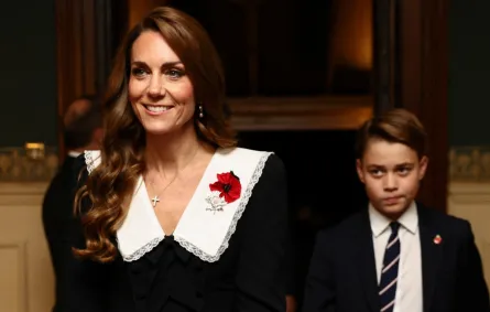 كيت ميدلتون والأمير جورج  في قاعة ألبرت الملكية بلندن ( Kate Middleton and Prince George at the Royal Albert Hall in London ). مصدر الصورة: Jack Taylor / POOL / AF