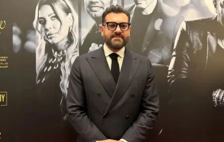 عمرو يوسف- الصورة خاصة بسيدتي من تصوير زكية البلوشي