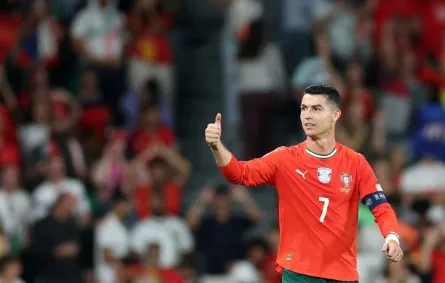 كريستيانو رونالدو في ملعب جوزيه ألفالادي في لشبونة (Cristiano Ronaldo at Jose Alvalade stadium in Lisbon). مصدر الصورة: PATRICIA DE MELO MOREIRA / AFP