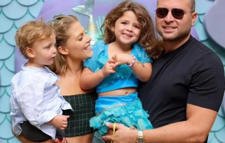 إيلي صعب جونيور وزوجته كريستينا صعب وولداهما صوفيا وإيلي- الصورة من حساب كريستينا على إنستغرام