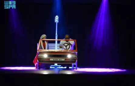 مشهد من مسرحية "ليلى والدب قيس"