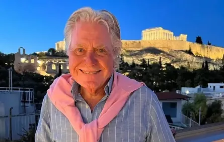 تكريم حسين فهمي بالمهرجان الدولي للفيلم بمراكش وهذا ما كشفه عن الحالة الصحية للفنان عادل إمام