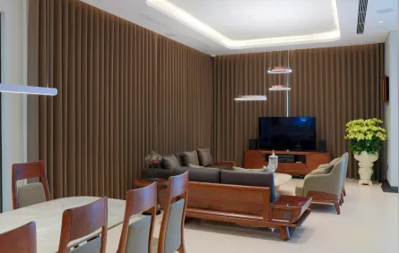 أثاث خشبي في منطقة المعيشة