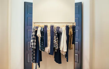 خزانة ملابس