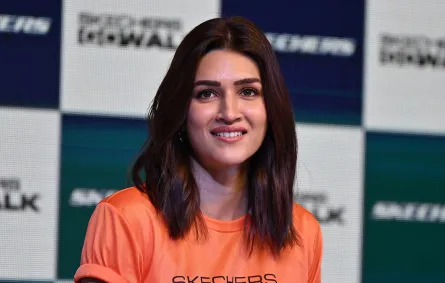 كريتي سانون في مومباي (Kriti Sanon in Mumbai). مصدر الصورة: SUJIT JAISWAL / AFP