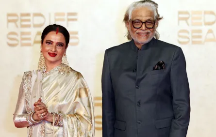 ريخا Rekha ومظفر علي Muzaffar Ali من مهرجان البحر الأحمر السينمائي 2025. مصدر الصورة: Hoda Davaine/Getty Images for The Red Sea International Film Festival