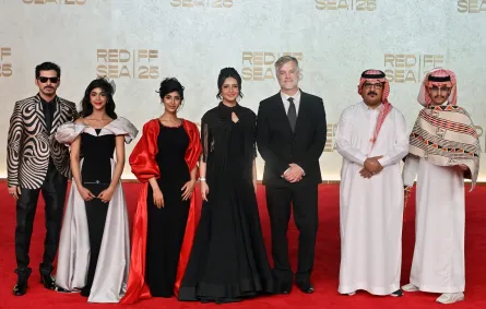 أبطال وصناع فيلم المجهولة. مصدر الصورة: Eamonn M. McCormack/Getty Images for The Red Sea International Film Festival