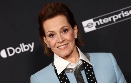 سيغورني ويفر في كاليفورنيا ( Sigourney Weaver in California ). مصدر الصورة: VALERIE MACON / AFP